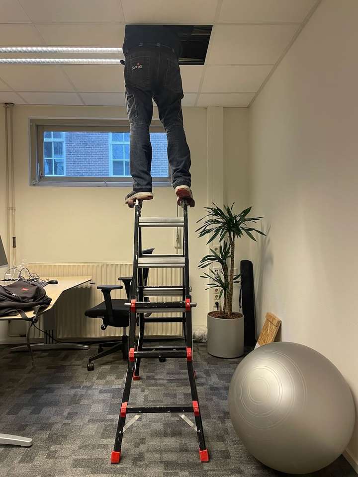 Bureauacrobaat